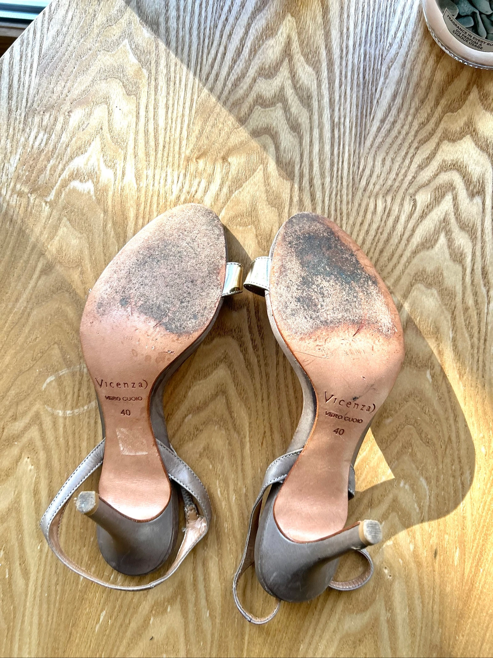 Sandales à talons en cuir taupe et doré Pointure 40 Vicenza  – photo 3